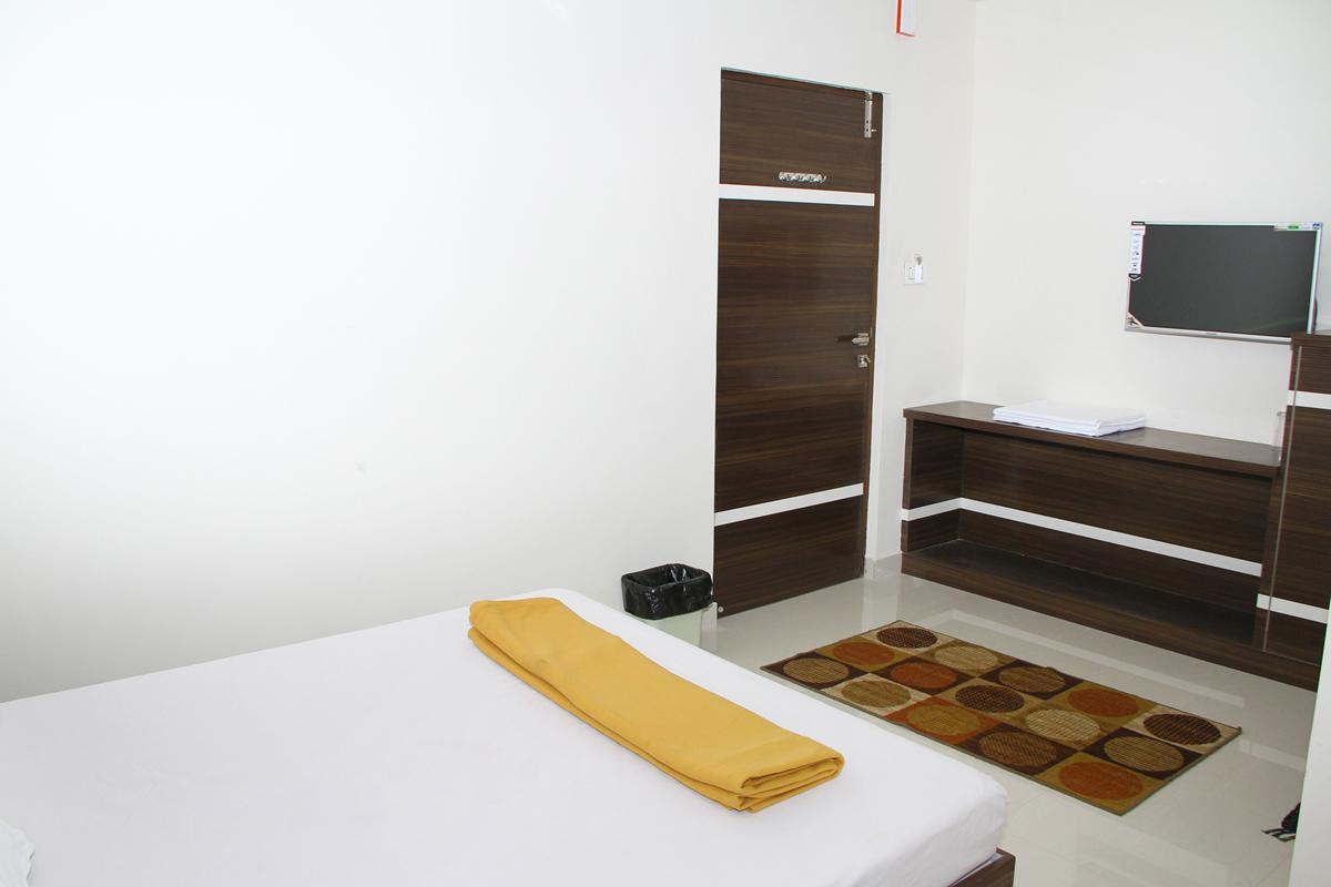 Mp Residency Hotel Kumbakonam Bagian luar foto