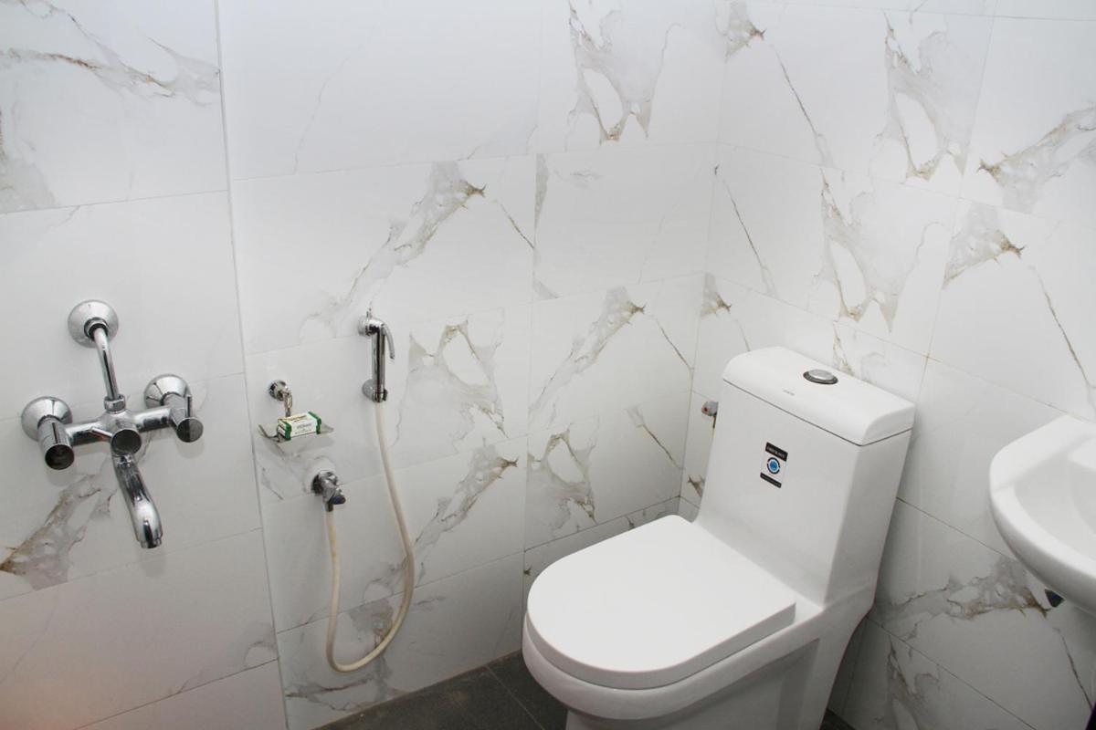 Mp Residency Hotel Kumbakonam Bagian luar foto