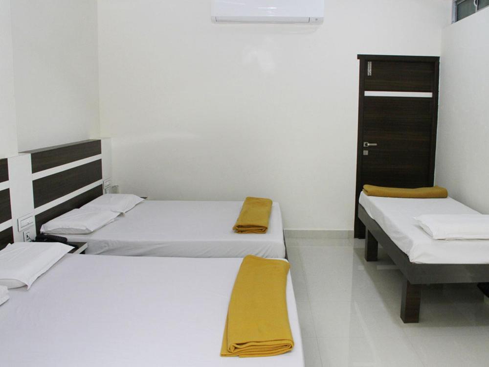 Mp Residency Hotel Kumbakonam Bagian luar foto