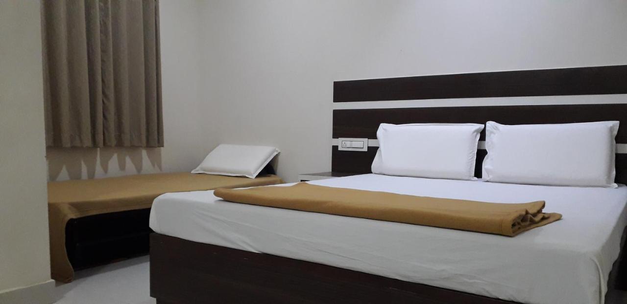 Mp Residency Hotel Kumbakonam Bagian luar foto